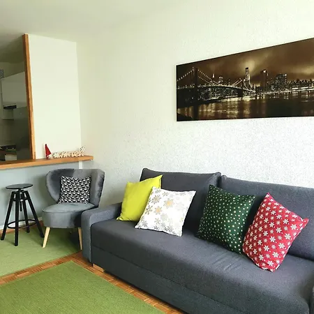 Wygodny Dwupokojowy Pomiedzy Lotniskiem A Centrum Apartman Varsó