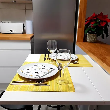 Wygodny Dwupokojowy Pomiedzy Lotniskiem A Centrum * Varsó