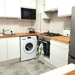 Apartmán Wygodny Dwupokojowy Pomiedzy Lotniskiem A Centrum Varšava